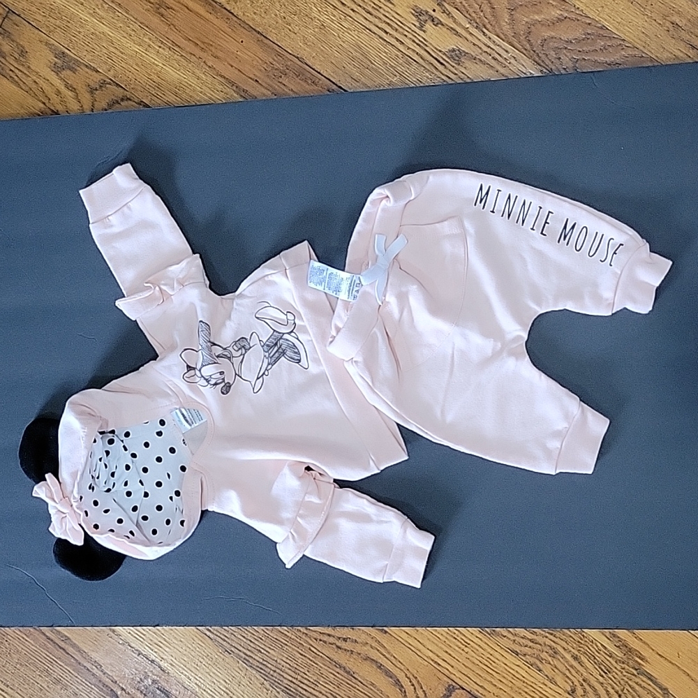 Disney Baby 0-3 Month Minnie outfit